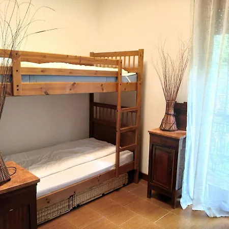 View - - 2 Bedrooms - Garden Apartamento