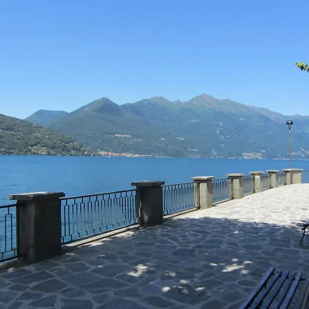 View - - 2 Bedrooms - Garden
