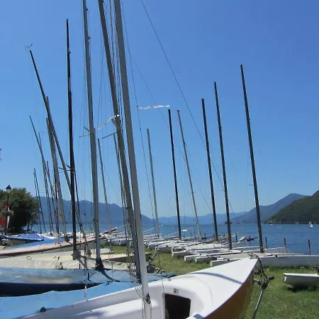 View - - 2 Bedrooms - Garden Maccagno